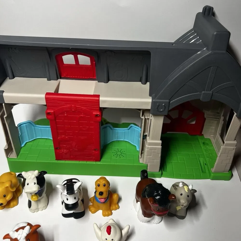 Fisher-Price Little People Friendly Horses Stable Barn Playset & 9 Figures